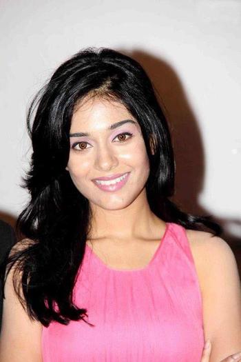 397803_252798558124462_1051893054_n - Amrita Rao