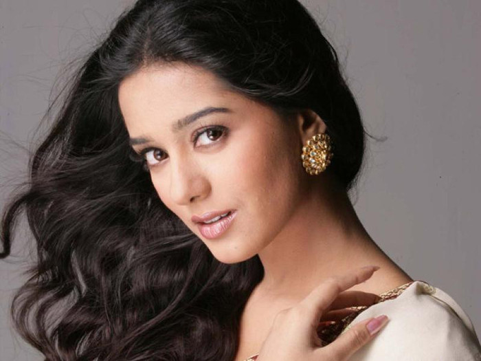 431660_255223031215348_280527983_n - Amrita Rao