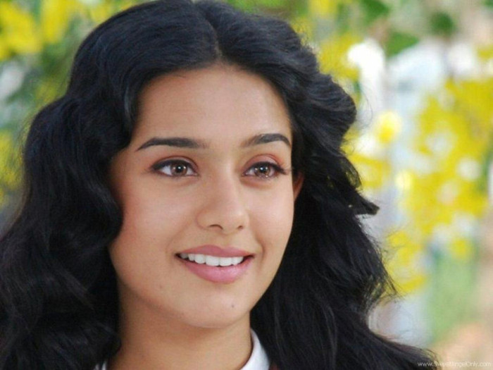 405881_257790504291934_1350778701_n - Amrita Rao