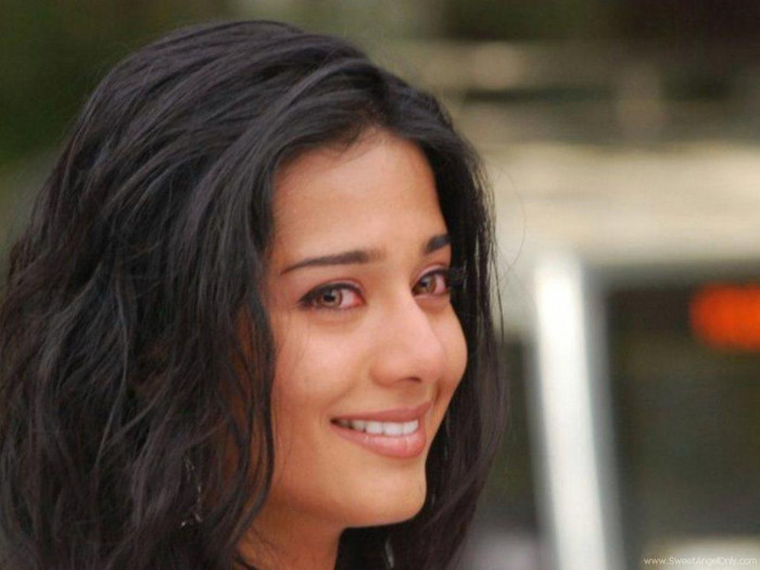 397826_259672197437098_1157098447_n - Amrita Rao