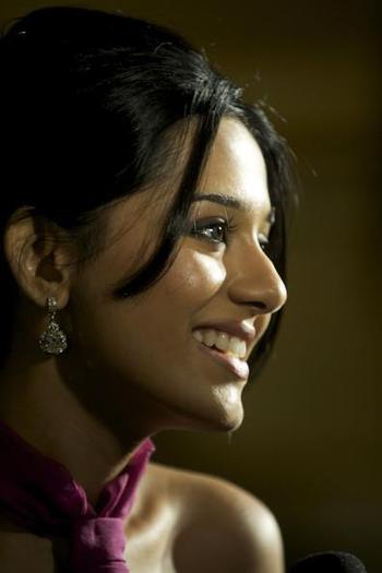 398458_261315323939452_2109537007_n - Amrita Rao
