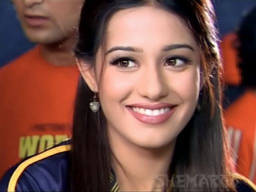 431584_261984693872515_1124462828_n - Amrita Rao