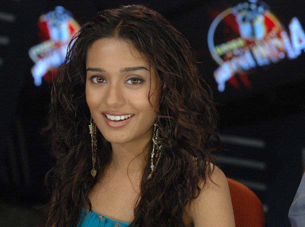 423561_361037103967273_1073508778_n - Amrita Rao
