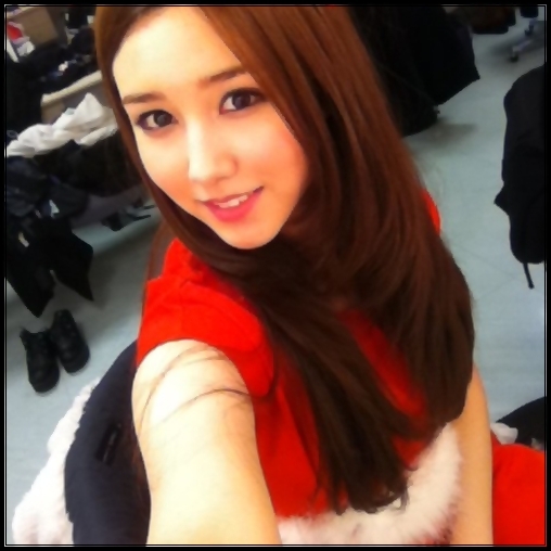 ~. Je merge sus.Bye girls.:)[pleaca]