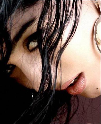 531083_10150756219971830_1120459441_n