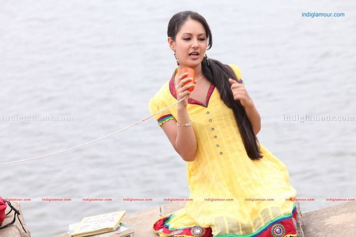 Pooja-Bose_23649rs - Puja Bose