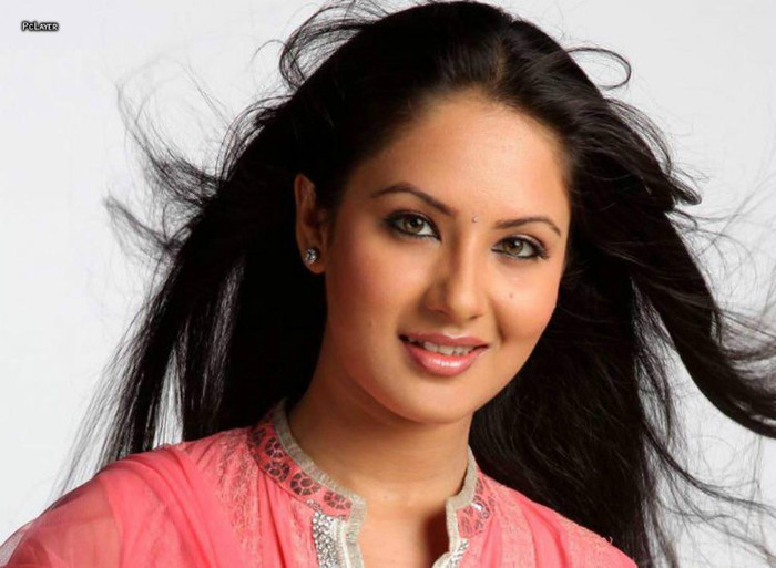 Pooja-Bose-Wallpaper-13 - Puja Bose