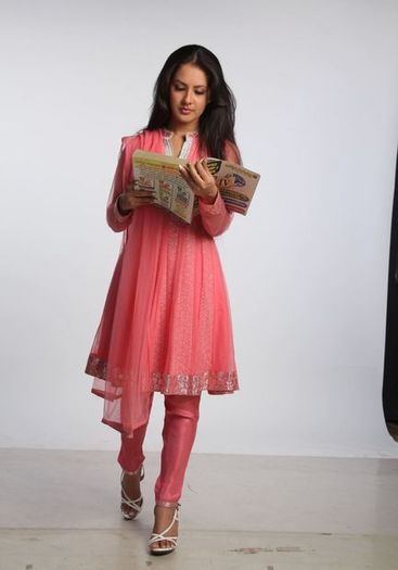 pooja-bose-637144l