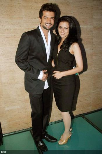 Rakesh-Bapat-with-wife-Riddhi-Dogra-during-the-launch-of-Mandate-magazine-in-Mumbai-
