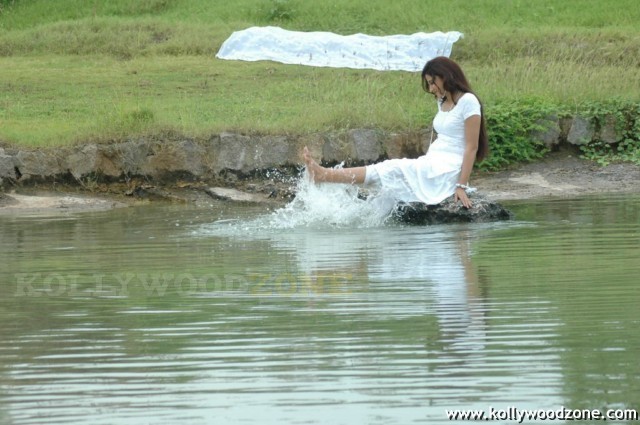 Actress-Suhasi-Stills010