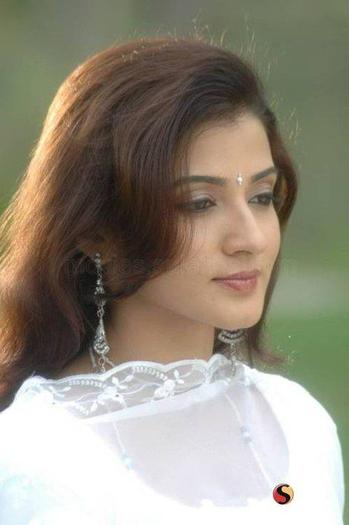 576475_287071661383893_628432199_n