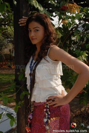 577288_287075721383487_172409034_n