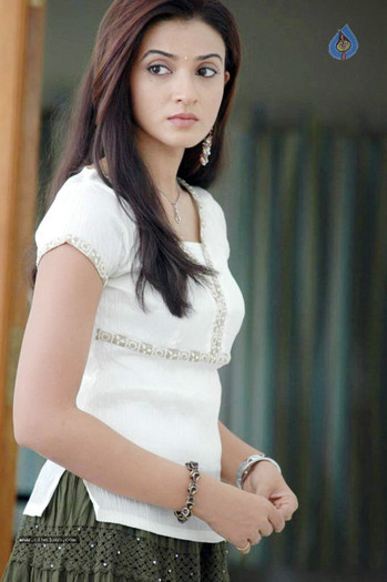 suhasi_in_vaade_kavali_movie_stills_0102