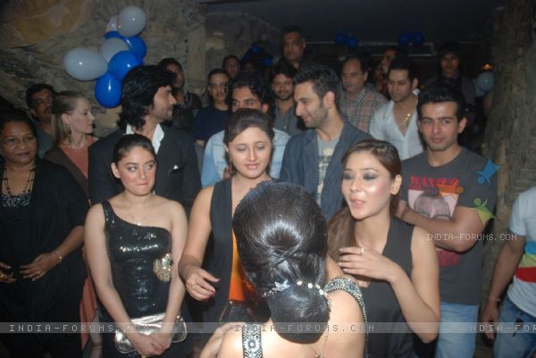  - Sara Khan at Munisha Khatwani birthday party was a rocking affair