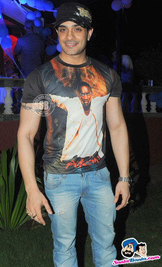 sara-khan-birthday-bash-6