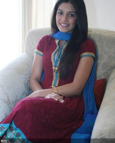 hyji - Pooja Gaur