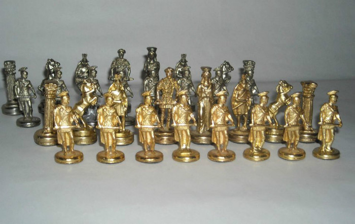 Piese de sah_1 Set de piese metalice miniaturale soldati romani = 215 lei