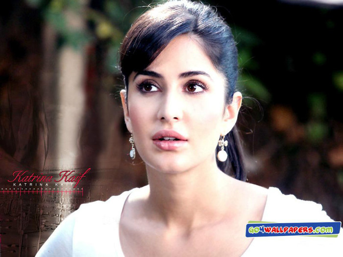 kat281210a - Katrina Kaif