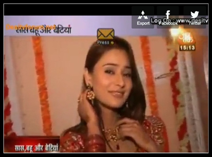 3-tile - SARA KHAN NEW PIC 3