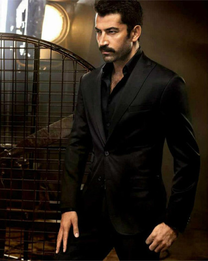 304404_418542801539151_159607673_n - Ezel-Kenan Imirzalioglu 2012