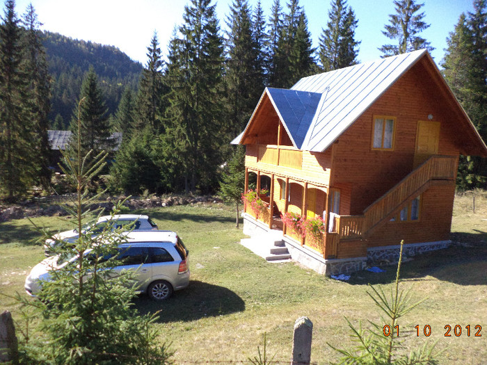 O cabana mica de langa Manastire