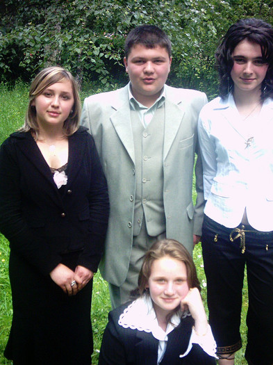 PHOT0049 - absolventi 2006