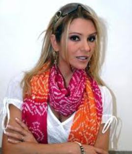 imagesCAZVOHKI - Daniela Castro