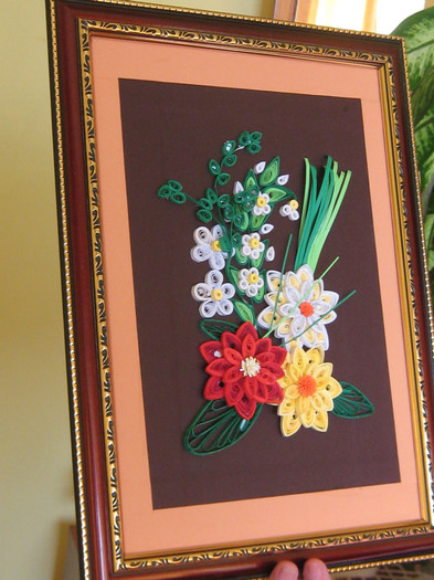 tablou cu flori quilling