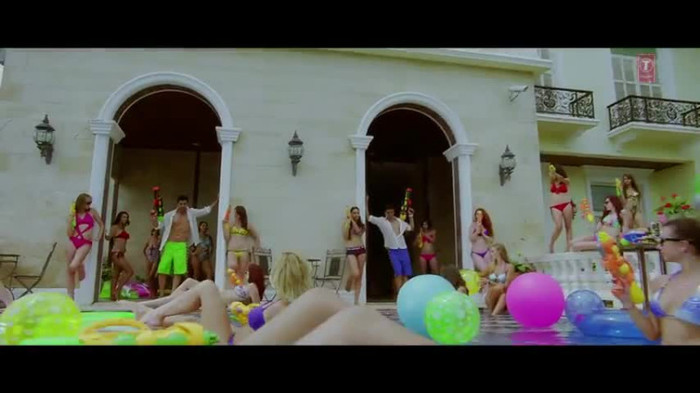 vlcsnap-00029 - Make Some Noise - Desi Boyz