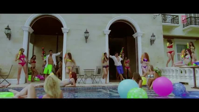 vlcsnap-00030 - Make Some Noise - Desi Boyz