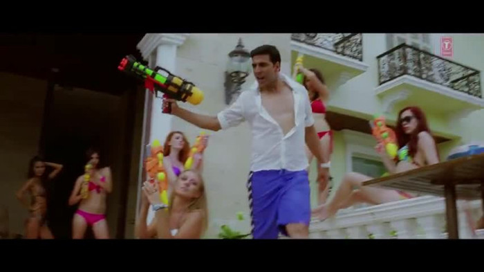 vlcsnap-00033 - Make Some Noise - Desi Boyz