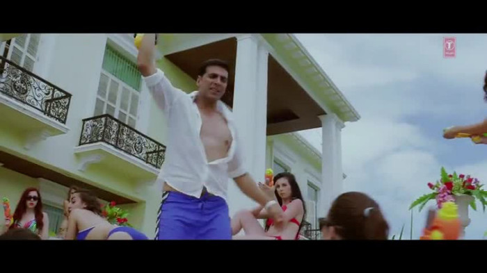 vlcsnap-00037 - Make Some Noise - Desi Boyz