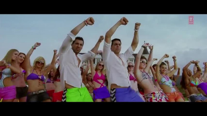 vlcsnap-00153 - Make Some Noise - Desi Boyz