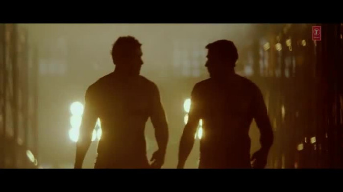 vlcsnap-00205 - Make Some Noise - Desi Boyz