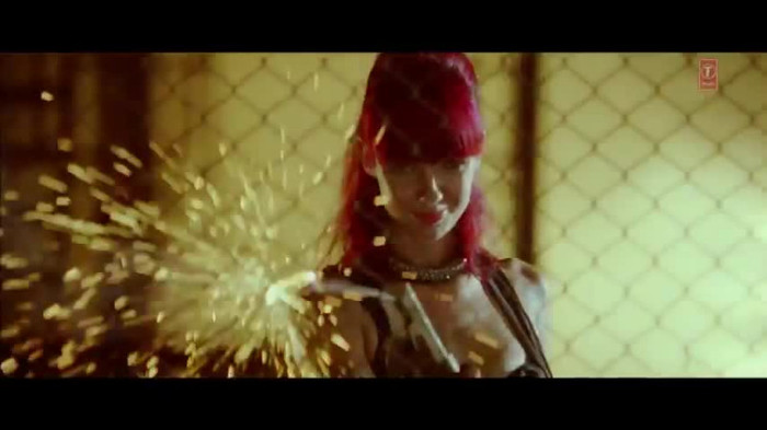 vlcsnap-00207 - Make Some Noise - Desi Boyz