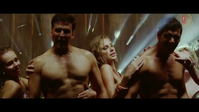 vlcsnap-00237 - Make Some Noise - Desi Boyz