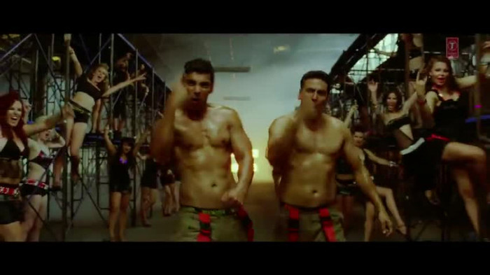 vlcsnap-00268 - Make Some Noise - Desi Boyz