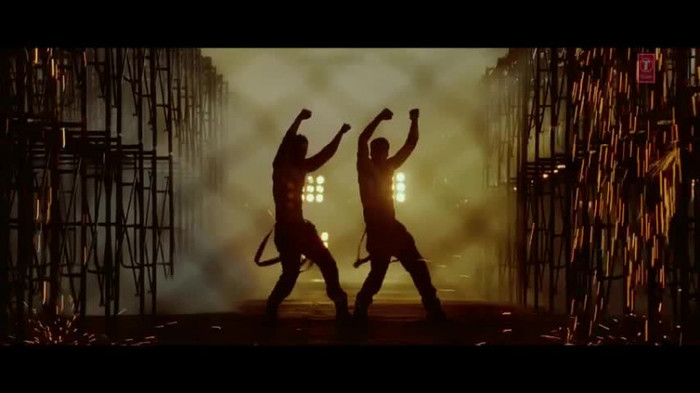 vlcsnap-00272 - Make Some Noise - Desi Boyz