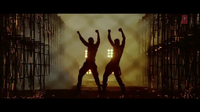 vlcsnap-00273 - Make Some Noise - Desi Boyz