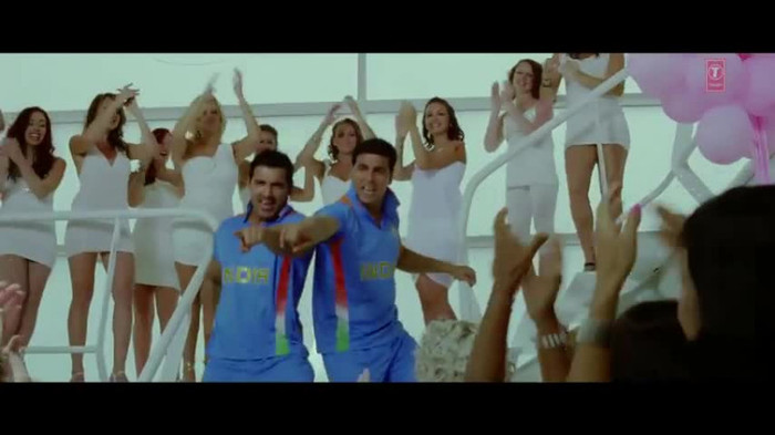 vlcsnap-00300 - Make Some Noise - Desi Boyz