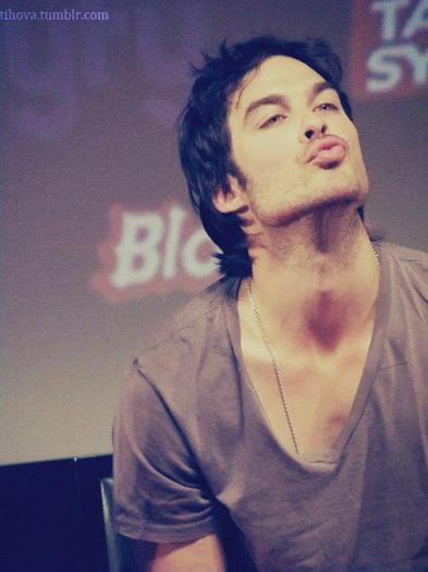 - poiiiiiiii... bine :)). tu? *zambeste*