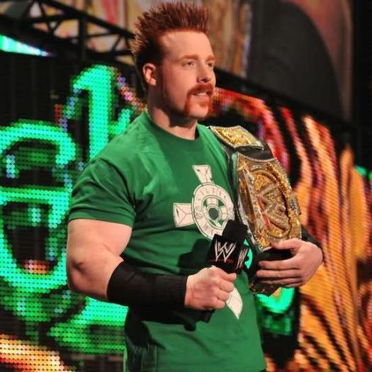 Superstar-Sheamus-Wearing-Holding-A-Mic - WwE