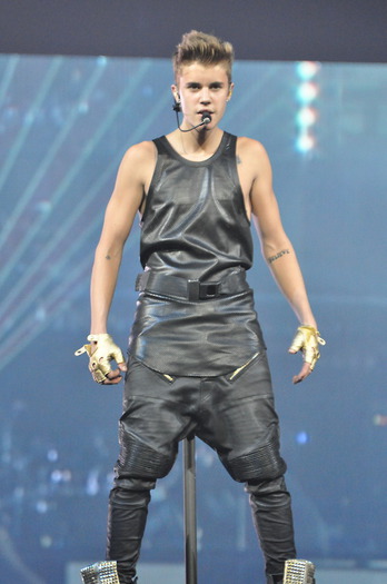 tumblr_mb88e1nMvR1rb4b4mo1_500