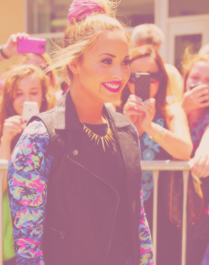 tumblr_mb882ijjOH1qfsqnyo1_500