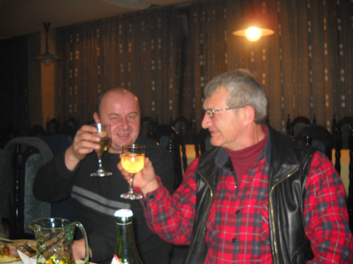 UN PAHAR DE.....ROMANIA