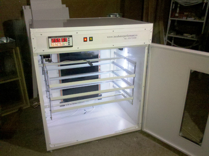 Incubator P1326; Incubator 1326 oua prepelite
