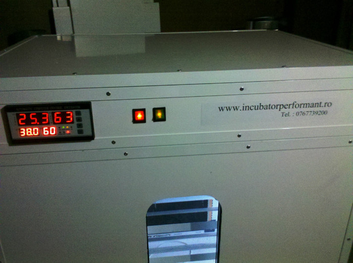 incubator full automat - INCUBATOARE FULL AUTOMATE