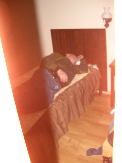 NOAPTEA SCURTA, NU S-A MAI DEZBRACAT