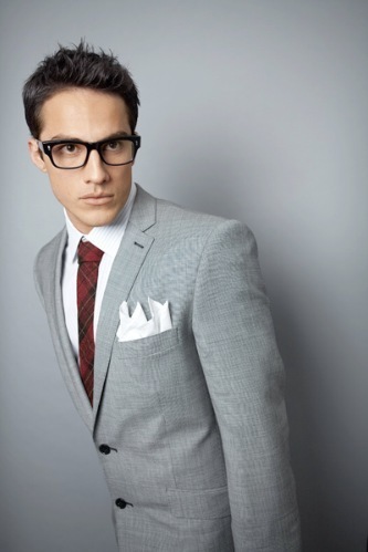 ღ. bantuie careva pe aiky sau sunth alone;_?