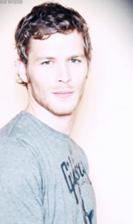 bekah te aud ;;) :)) am sa presupun ca ai facut prostioareee =)) ( ba da chiar =)) )